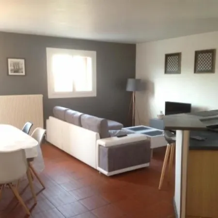 Mendi Alde 19 Quartier Calme A 500m Des Commerces Avec Garage Privaif *